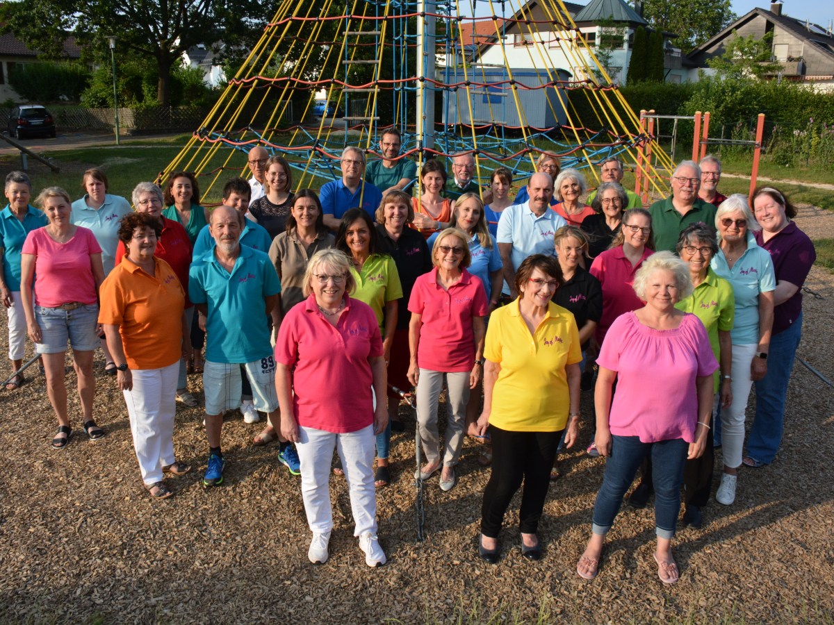 Der gemischte Chor Joy of Music im Jahr 2023.