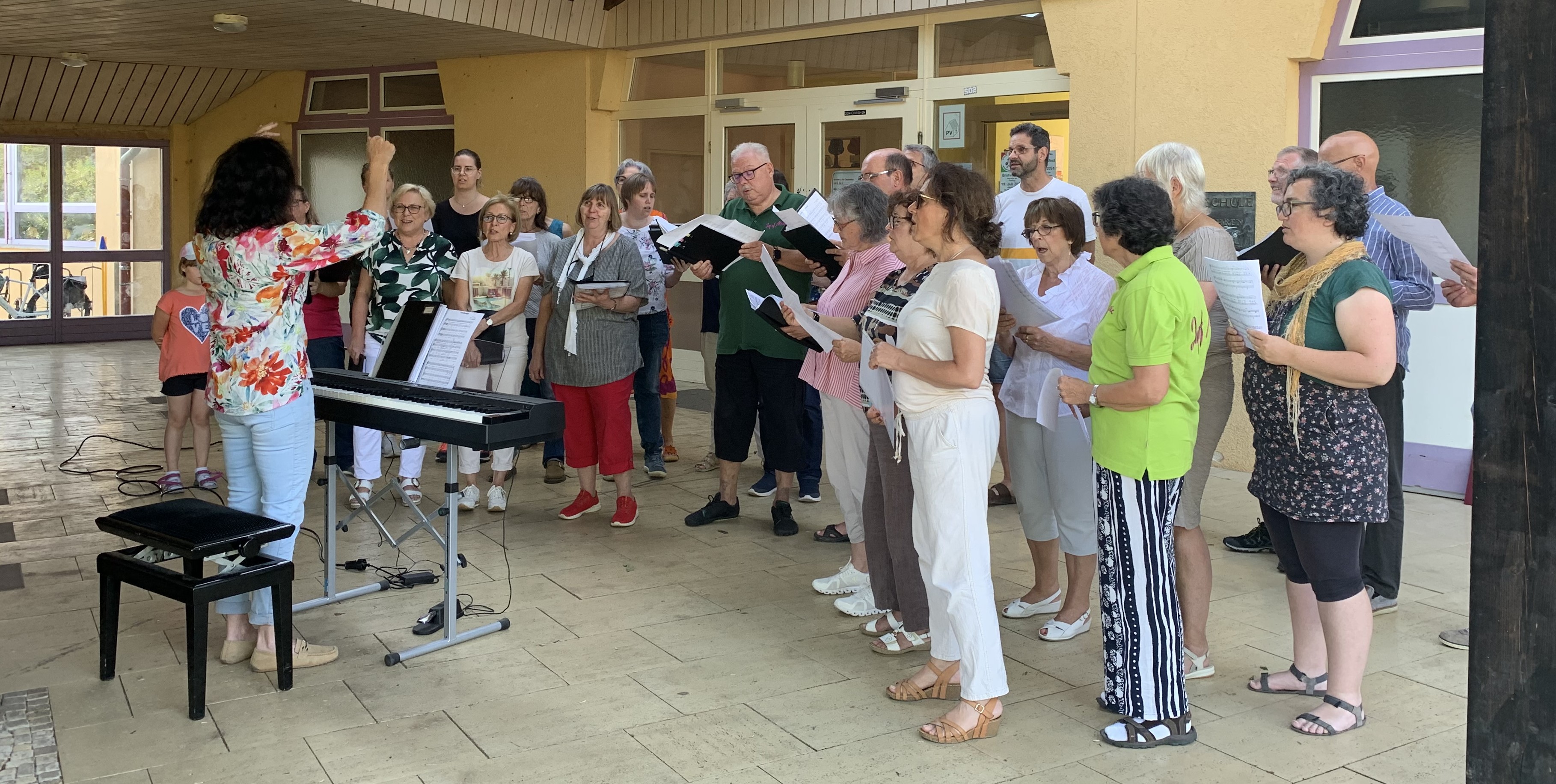 Joy of Music mit einer musikalischen Einlage „Steppin’ Out“. (Foto: G. Grau)